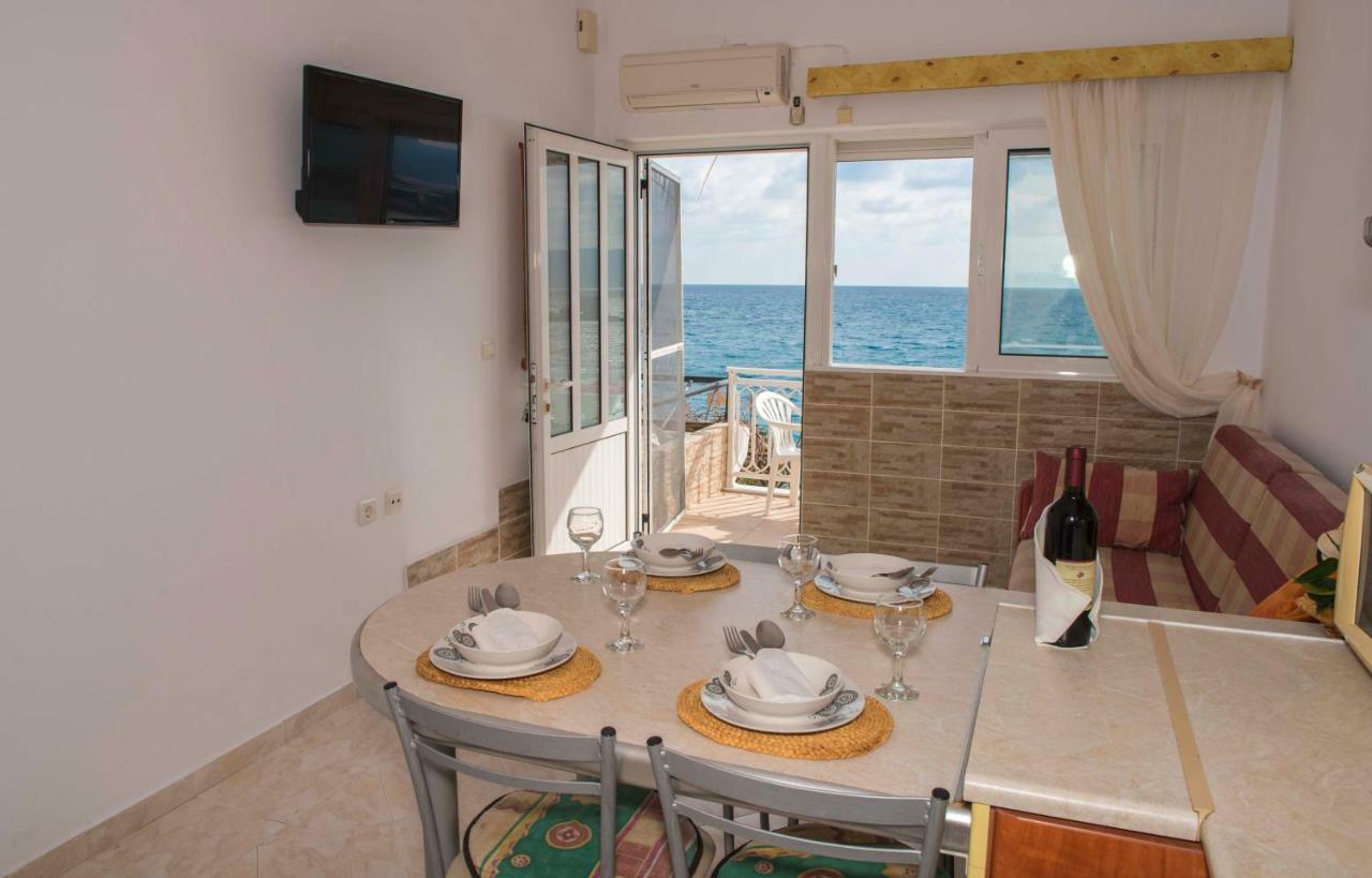 Chara's Sea View House Apartamento *
