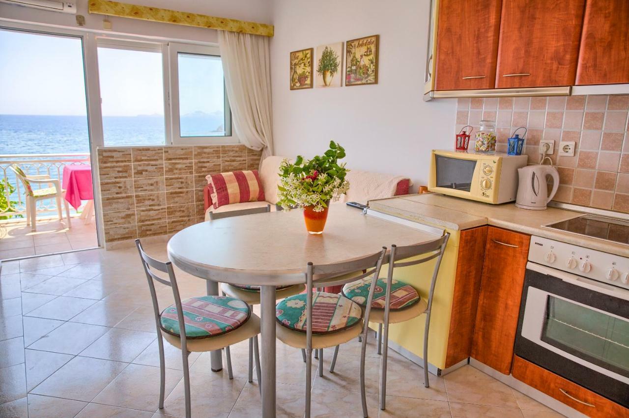 Apartment Chara's Sea View House Haraki