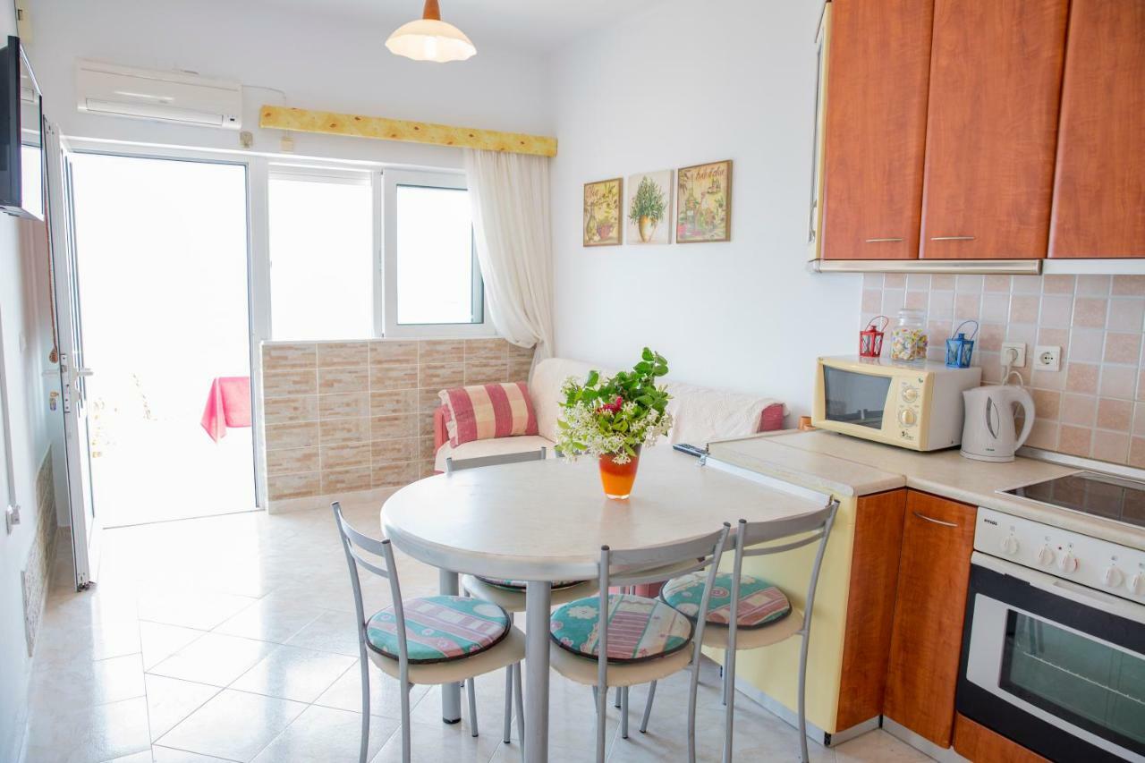 Chara's Sea View House Apartment Haraki